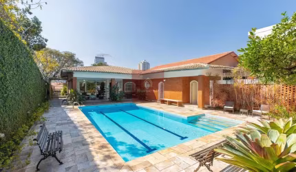 CASA A VENDA BROOKLIN 582M² 5DORMS 3SUITES 6VAGAS COM CHURRASQUEIRA E PISCINA
