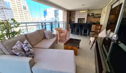 Excelente apto com terraço Gourmet