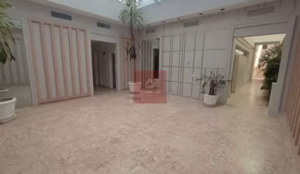 Vila Nova Conceição, Prédio Comercial com 26 salas, 11 banheiros, 2 copas, depósito
