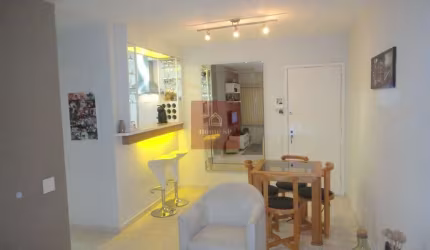 Apartamento totalmente reformado com 41m², 1 dormitório, 1 vaga.