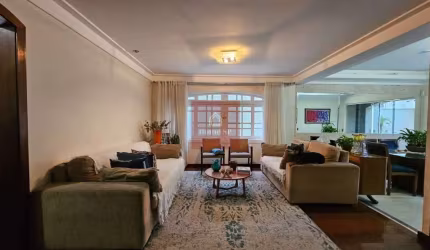 Sobrado com 4 dormitórios, sendo 1 suíte, 3 vagas e com 230m² - Planalto Paulista