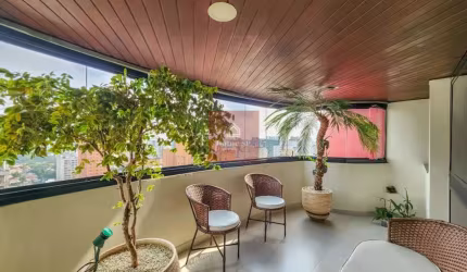 Apartamento em Moema, 4 suítes, 3 vagas 198m²