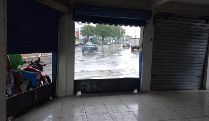 Excelente Prédio Comercial no Centro de Camaçari  300m² 4 Salas