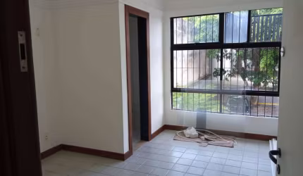 ÓTIMA SALA COMERCIAL DE 32 M² NO CENTRO ODONTO MEDICO DO VILAS TRADE CENTER