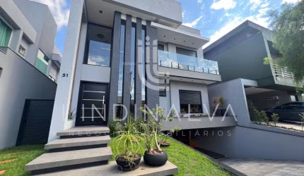 Sobrado recém construído e mobiliado com 4 suítes, área gourmet e piscina aquecida no Terras Alpha 1