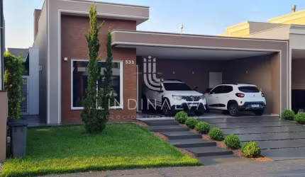 Casa mobiliada no Condomínio Safira, com suíte e closet, 2 quartos, área gourmet e piscina