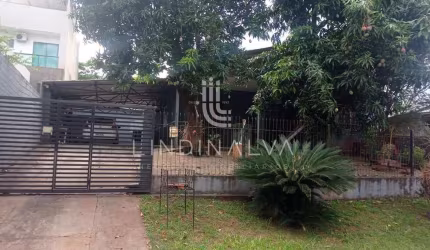 Terreno à Venda com 2 Casas, Edícula e Piscina no Jardim América, Foz do Iguaçu