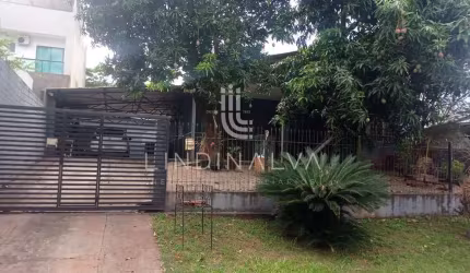 Terreno à Venda com 2 Casas, Edícula e Piscina no Jardim América, Foz do Iguaçu