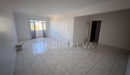 Apartamento espaçoso para locação no Edifício Pietro Ângelo, no Centro