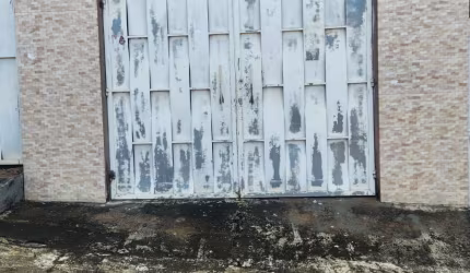 Garagem Ponto Comercial, a Venda Macarani Otima Localização