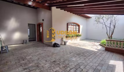 Casa para Venda em Bauru, Parque Colina Verde, 3 dormitórios, 1 suíte, 3 banheiros, 2 vagas