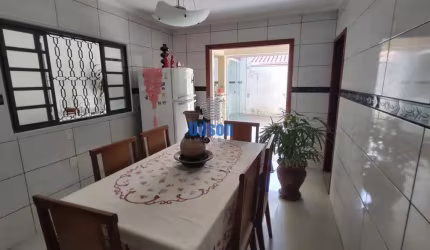 Casa para Venda em Bauru, Parque São João, 3 dormitórios, 1 suíte, 2 banheiros, 4 vagas