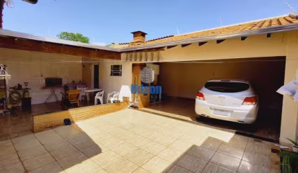 Casa para Venda em Bauru, Parque São João, 3 dormitórios, 2 banheiros, 4 vagas