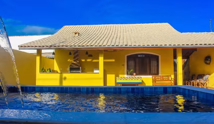 CASA LOTE INTEIRO COM PISCINA