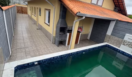 Casa com piscina em Itanhaém
