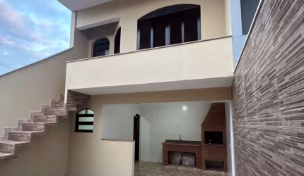 Casa com Edícula em Mongaguá excelente localização