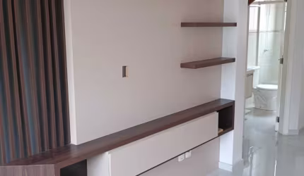 Vende-se excelente sobrado semimobiliado em Ana Rech – Solar do Prado