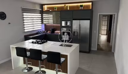 Casa 3 Quartos com 2 Suítes e 200m² - Serraria