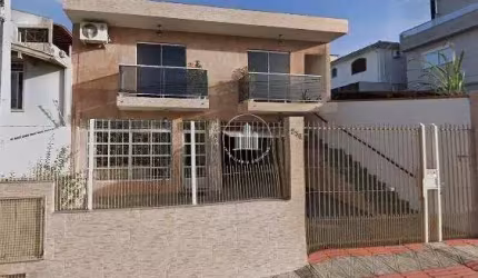 Casa 6 Dormitorios, sendo 2 Suites