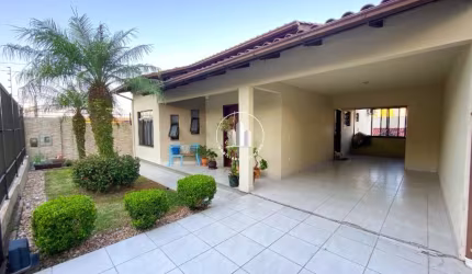 Casa 4 Dormitorios com 1 Suíte - Areias