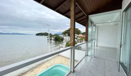 Casa 3 Quartos com 3 Suítes - Ponta de Baixo
