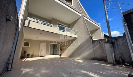 Belíssimo sobrado Triplex à venda no bairro Aristocrata, contendo 158m² de área construída e um exc