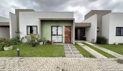 Casa à venda em Condominio fechado , SEMI -MOBILIADA com 03 dormitórios no  bairro Ipê em São José