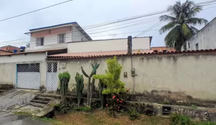 Casa com terreno à venda em Paripe