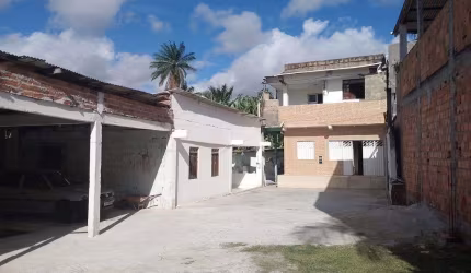 Casa com terreno à venda em Periperi