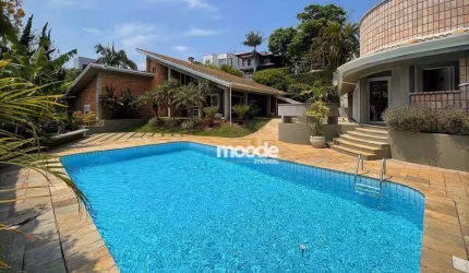 Casa à venda com 4 Quartos sendo 3 suítes no SPII, MOBILIADA, lareira, piscina, anexos gourmet