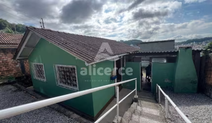 Casa à venda com 2 quartos , 90m² em Forquilhinha São José
