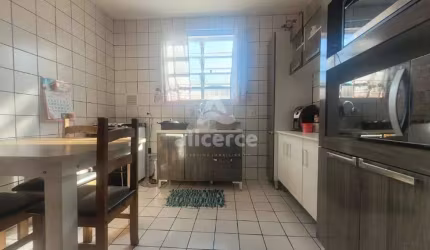 Apartamento com 3 dormitórios em Areais