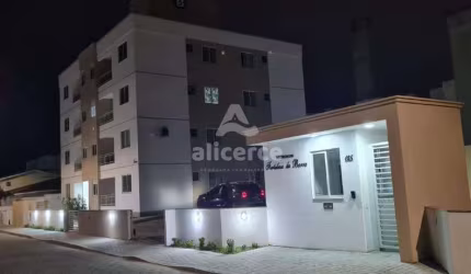 Apartamento à venda com 2 quartos , 53m² em Barra do Aririú Palhoça