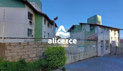 Apartamento com dois dormitórios no Estreito