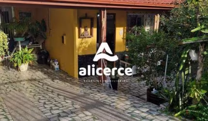 Casa à venda com 3 quartos , 190m² em Barreiros São José