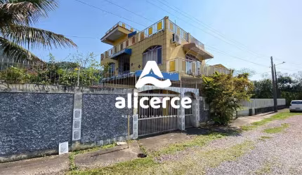 [ VENDA ] Amplo terreno com 720 m² a 50 metros do mar na praia de Enseada de Brito - Palhoça / SC