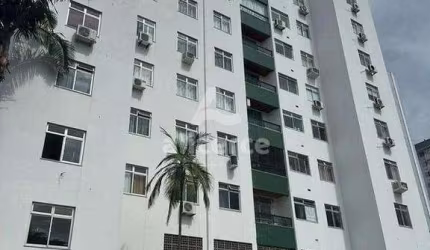 Apartamento duplex mobiliado com 3 dormitórios, suíte, churrasqueira.