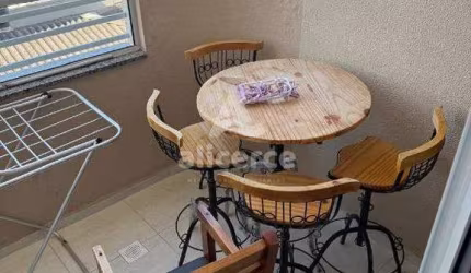 Dá uma olhada nesse incrível apartamento à venda por R$ 749 mil! Com 3 dormitórios, sendo 1 suíte, ele já vem totalmente mobiliado, incluindo eletros
