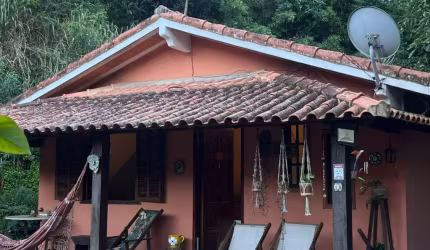 Em condomínio, apenas 1km do Centro
