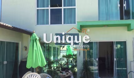 Casa duplex em condomínio!