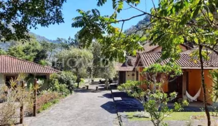 Casa em condomínio fechado com 3 quartos à venda na Estrada Varginha, --, Albuquerque, Teresópolis por R$ 450.000