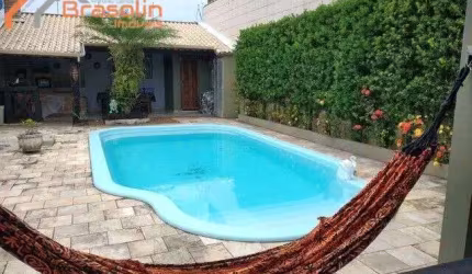 Casa Porteira Fechada com móveis Rústicos