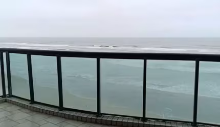 Apartamento 4 dormitórios frente ao mar no Centro, Mongaguá/SP.