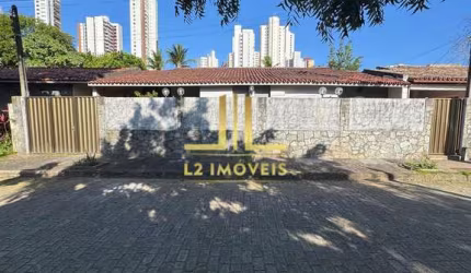 CASA - 8 QUARTOS SENDO 1 SUÍTE - PITUBA