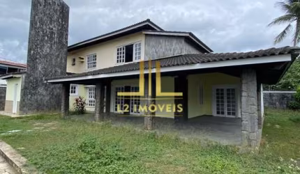 CASA LINDISSIMA - 5 QUARTOS SENDO 3 SUÍTES - ITAPUÃ