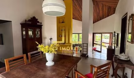 CASA DE LUXO - 3 QUARTOS SENDO 2 SUÍTES - HORTO FLORESTAL