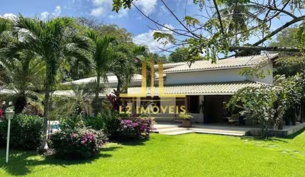 CASA LUXUOSA - 6 QUARTOS SENDO 4 SUÍTES - LAURO DE FREITAS