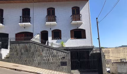 Casa 3 quartos - Democrata