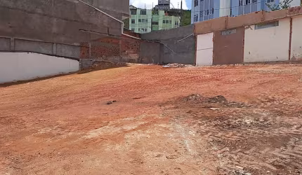 Lote / Terreno - Bandeirantes