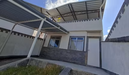 Casa 2 quartos - Santa Cecília